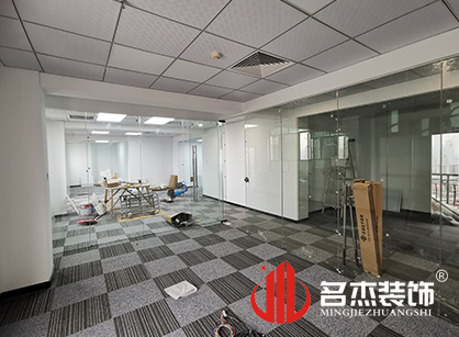 锐星科技办公室富二代成版人颤音app项目紧张进行中
